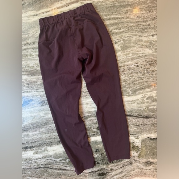 Lululemon On The Fly Pant 28” Black Cherry Size 4 - Picture 4 of 7
